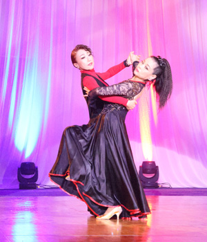 �����K�E�{������