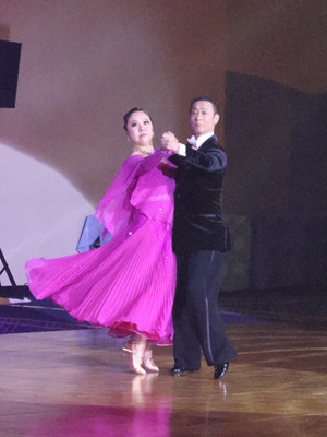 �p�J���E�p�J�߂���